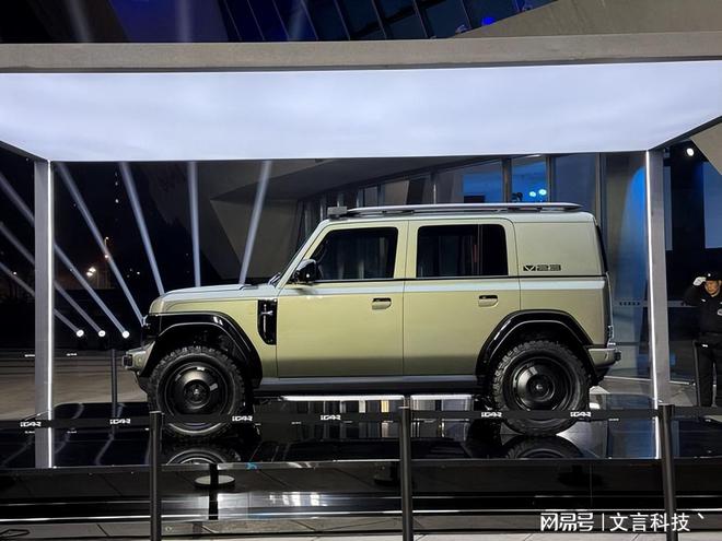 SUV：多彩涂装改装附件更多个性化选项爱游戏app奇瑞iCAR V23方盒子(图3)